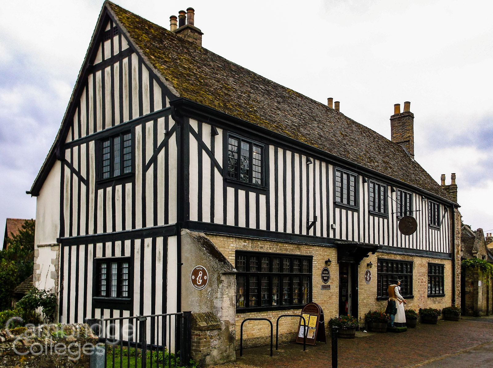 Oliver Cromwell's House in Ely photo by Harry Mitchell (Own work) [CC BY-SA 3.0 (https://creativecommons.org/licenses/by-sa/3.0)], via Wikimedia Commons