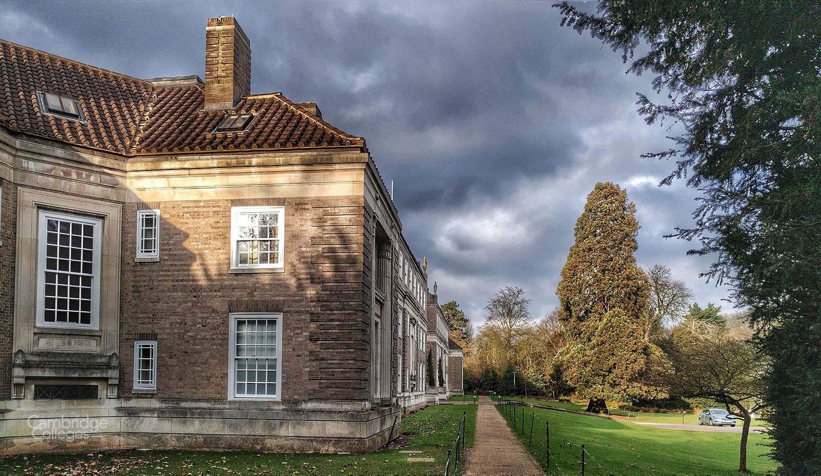 Clare college Memorial court