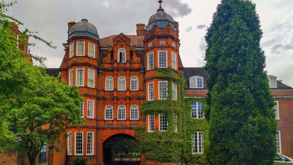 The approach to Newnham College's Pfeiffer Arch